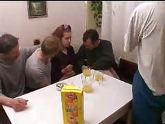 TargetVids presents: Fa giver her dad and friends a fucking good night !
