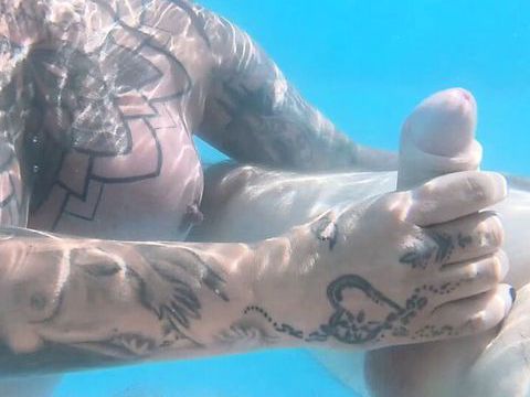 TargetVids presents: Underwater bj pool fun with the creampies