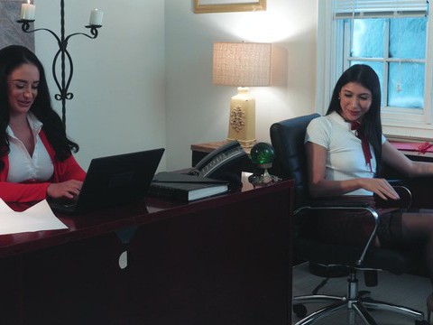 TargetVids presents: Big butt boss spreads legs to ride her coworker on the bed