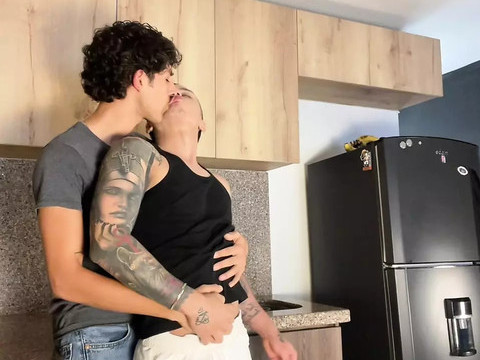 TargetVids presents: Colombian boy shows how to take a huge cock - enriquemudu & milky_santy