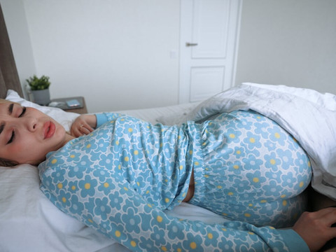 TargetVids presents: My whore step mom wakes me up in the best way she knows!